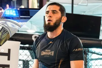 HELP! UFC ster Islam Makhachev belt 112 - Deurbelcamera legt bizar moment vast