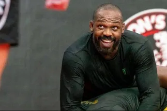 Jon Jones verrast met rol buiten UFC - duikt op in Russische realityshow