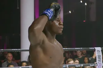 Glory Miami: Boapeah sloopt Latescu met dodelijke trap – fans in shock!