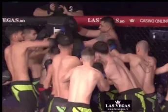 Lachen of huilen? 10 tegen 2 MMA-gevecht in Roemenië - chaos breekt los