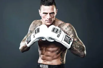 Nieky Holzken openhartig: 'GLORY heeft me zwaar genaaid'