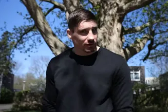 Rico Verhoeven houdt niets heel deze maand - politiebezoek, trainen en vechten