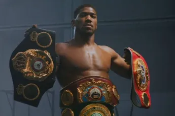 Boksicoon Anthony Joshua gaat levensgevaarlijk gevecht aan - maar is dit slim?