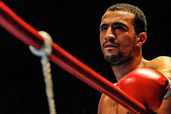 Badr Hari’s verloren MMA gevecht gaat viraal - zeldzame beelden!
