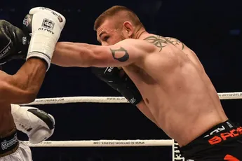 Ex Glory kickbokser haalt uit naar gierige vechtbaas - waar is mijn geld?