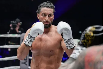 Pijnlijke exit voor Jamal Ben Saddik op Glory 100 - Tranen en teleurstelling