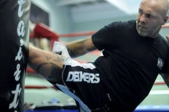 Deze Nederlandse kickbokser sloeg Thais knock-out in hun eigen sport