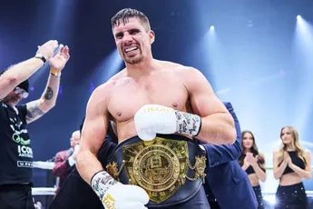 Rico Verhoeven behoudt titel tegen Vakhitov - maar niet op spectaculaire wijze