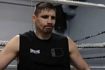 Gesmolten! Rico Verhoeven compleet onherkenbaar in sauna - wat is er gebeurt?