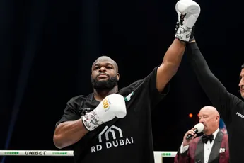 Tariq Osaro sloopt Laidouni met brute knock-out op Glory 100