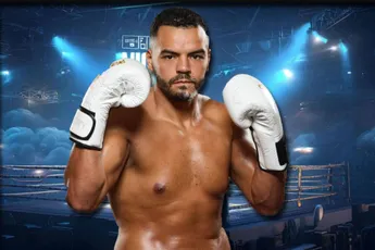 Glory-ster Tarik Khbabez: 'Die calf kicks moeten verboden worden'