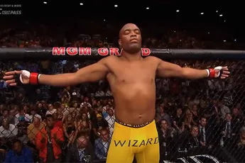 Te oud? Fans vrezen voor leven Anderson Silva (50) bij comeback met oud rivaal