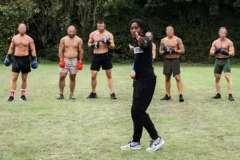 Topvechter Brian Hooi deelt keiharde tips straatgevechten - '6 tegen 6, zo doe je dat!'