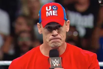 John Cena neemt emotioneel afscheid in Parijs: 30.000 fans zien hem voor het laatst!