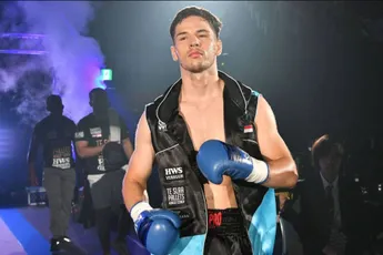 K-1 sensatie: Topkickbokser Verdonk sloopt tegenstander en zet Tokio op zijn kop