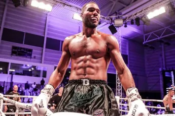 Gevecht Glory-ster Semeleer gewijzigd na uitvallen tegenstander - topknokker stapt in