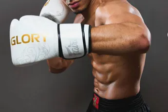 Glory-kickboksers vechten tegen elkaar op lokaal event: titel op het spel