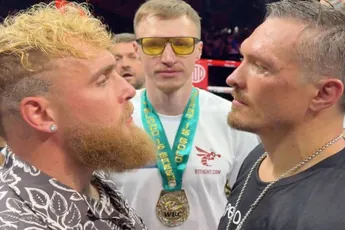 Boksheld Usyk maakt fans woest na uithaal tegen Jake Paul: 'niet doen'