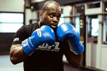 50 jaar en geen angst: Vechtheld Manhoef gaat oorlog aan met Roy Meyer