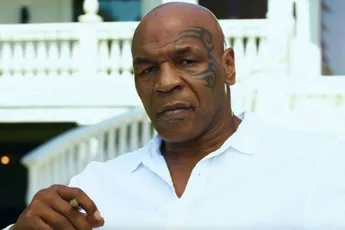 Boksicoon Mike Tyson verbaasd: ‘Ik deed niks, maar Floyd wilde vechten’