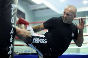 Ramon Dekkers en de Nederlandse kickboksstijl die Muay Thai domineerde