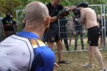 150K boete! Illegale gevechten ontploffen in Nederland - politie faalt