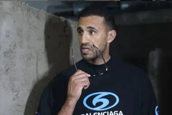 Topkickbokser Badr Hari gespot naast XXL fitnessmodel – Wie is zij?