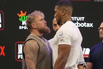 Jake Paul vernedert door Joshua bij eerste staredown - Is dit serieus?