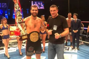 Nederlandse topkickboksers knokken in Japan - zo kan je toch live kijken!