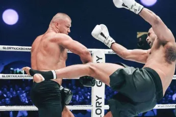 Badr Hari-beul Jurjendal is terug - sloopt reus bij boksdebuut (video)