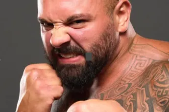 Van de cel naar de Glory Collision ring - Alex Simon debuteert na crimineel verleden