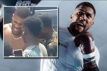 Boksicoon Anthony Joshua gewond bij fataal ongeluk in Nigeria – twee doden