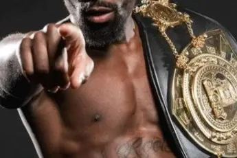 Ex-Glory kampioen geeft pijnlijke waarheid toe - zweeg 8 maanden lang