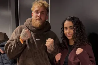 ‘Ik kan niet wachten’ – Jake Paul vol lof over Nederlands-Marokkaanse bokser Amira Tahri