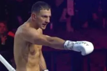 Glory-topper Ozcaglayan laat ervaring spreken - verslaat sterke uitdager