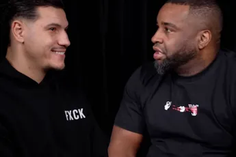 'Wie is hij?' Glory-kickbokser Zimmerman breekt interview af na felle woorden over rivaal