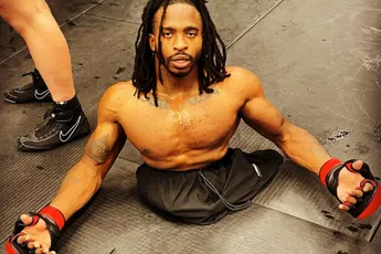 ‘Geen excuses’ – Zion Clark (vechter zonder benen) wil het wereldpodium pakken