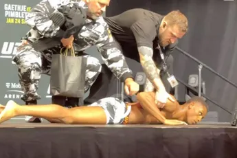 ‘Hij viel als een plank neer’ – UFC-vechter stort in bij weging, met spoed afgevoerd