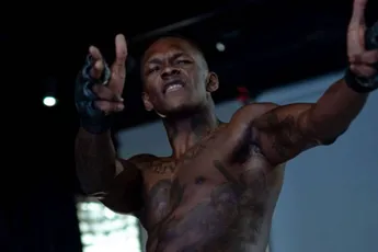 UFC laat oud-kampioen Adesanya terugkeren na 3 nederlagen – is dit zijn laatste kans?