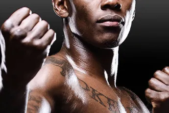 'Legende of niet, hij gaat neer' - Ex-Glory ster wacht pijnlijke UFC-rentree (video)