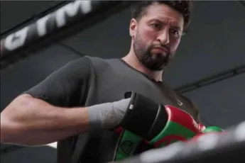 Jamal Ben Saddik denkt aan overstap naar UFC – ‘Bij Glory is het klaar,’ zegt zijn coach