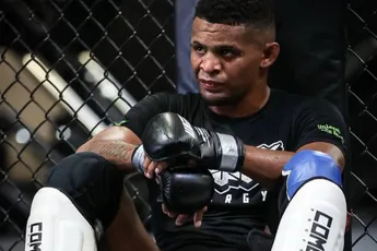 ‘Zo snel kan het gaan’ – Topvechter uit UFC gezet, direct nieuwe kans bij concurrent