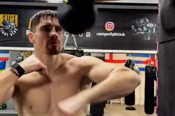 ‘Help me even’ – Rico Verhoeven traint boksen en krijgt advies van onverwachte expert