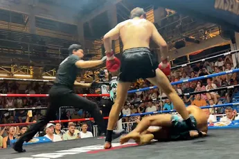 ‘Ik ben de nieuwe hond in het hok’: Nederlandse kickbokser maakt indruk in Thailand