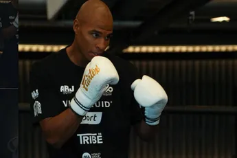 Glory-ster Levi Rigters traint met UFC-zwaargewicht Pinto – serieuze MMA-stap?