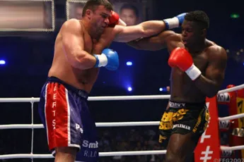 “Hier verlies je je benen” – Bonjasky en Aerts zouden dit anders doen bij Glory