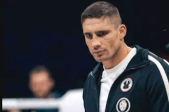 Rico Verhoeven rouwt om overleden moeder en vraagt om rust en privacy