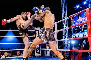 TV-gids: Zo kijk je gratis live kickboksen vandaag bij SENSHI 30 - Nederlandse iconen