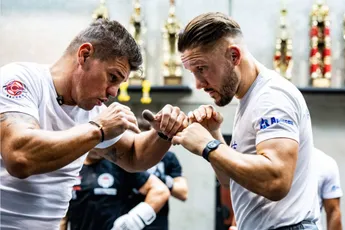 Nederlandse K-1-legendes geven kickboksen nieuwe impuls bij SENSHI 30: “De cirkel is rond”