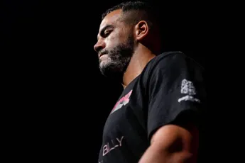 Glory-kampioen Khbabez kritisch op titelgevecht: “5 weken ertussen, zo plan je geen traject”